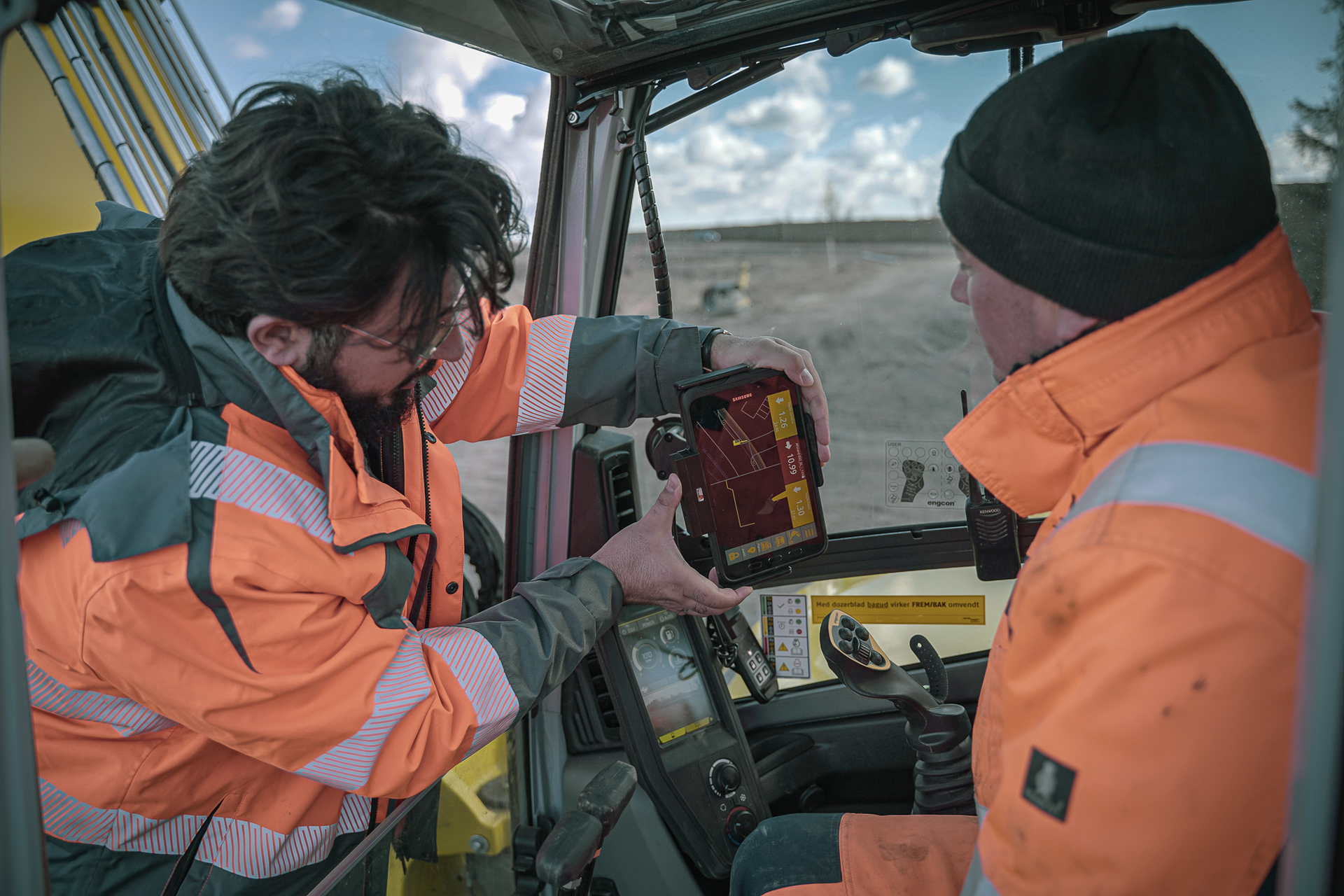 Operators can upload the working files into a 3D guidance machine control product to aid with accurate positioning, grading depth and angle, and much more. The additional 3D information eliminates the need to wait on surveyors to mark the site—another cost saving for contractors.