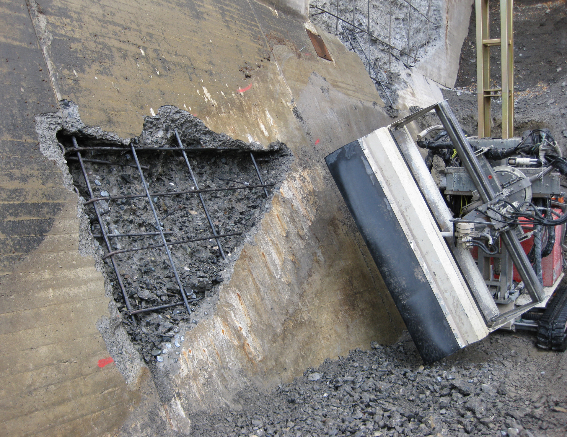 How Hydrodemolition Can Help Common Concrete Construction Problems