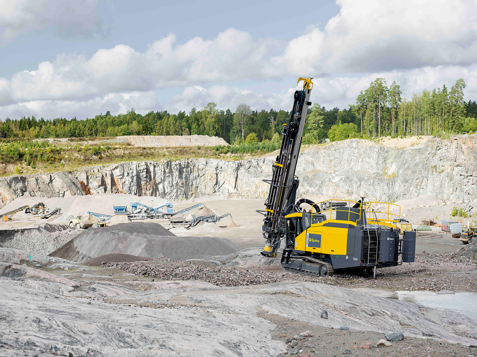 With 24/7 self-service videos, Epiroc simplifies the troubleshooting, maintenance and repair process for customers who prefer to complete their own routine maintenance and minor repairs on Epiroc equipment in their fleet.