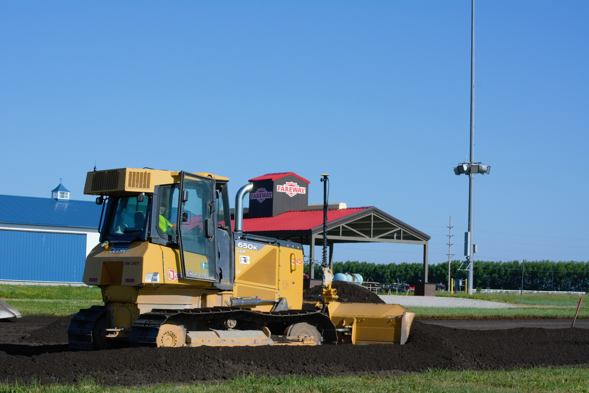 Biomag Easy Pave is designed for projects that warrant a paved surface, but that do not warrant the depth and durability of a hot-mix pavement application.