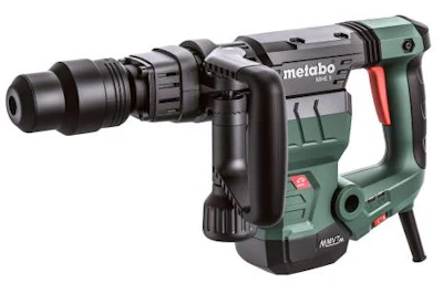 The SDS-Max MHE 5 Chipping Hammer includes the tool, a 360-degree D-handle, bit lubrication and a wiper, packaged in a heavy-duty plastic case.