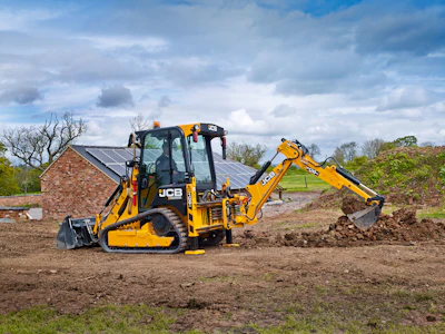 JCB’s purpose-built 1CXT backhoe-loader, which offers operators high efficiency, can perform in any type of application, while providing them comfort and ease of use, too.