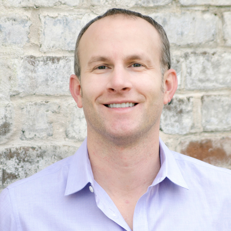 Tommy Linstroth Headshot