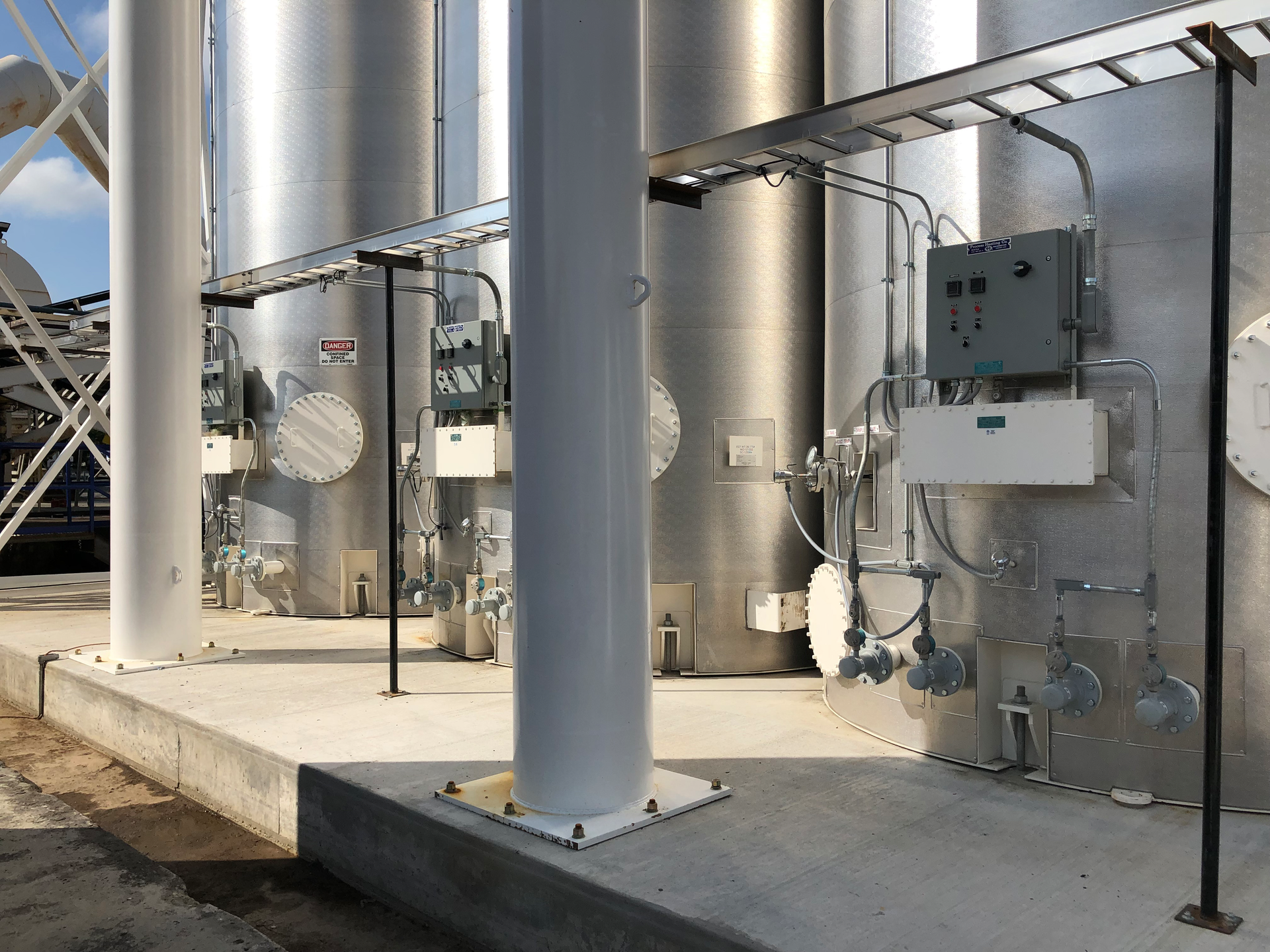 When choosing energy for asphalt heating, it’s important to look at the entire picture. Cost-per-unit of energy to heat asphalt and oil is certainly part of the puzzle — but it is not the only cost. Also important is the heater’s thermal efficiency. A small difference in efficiency can make a big difference in how much fuel a heater burns over its lifetime.