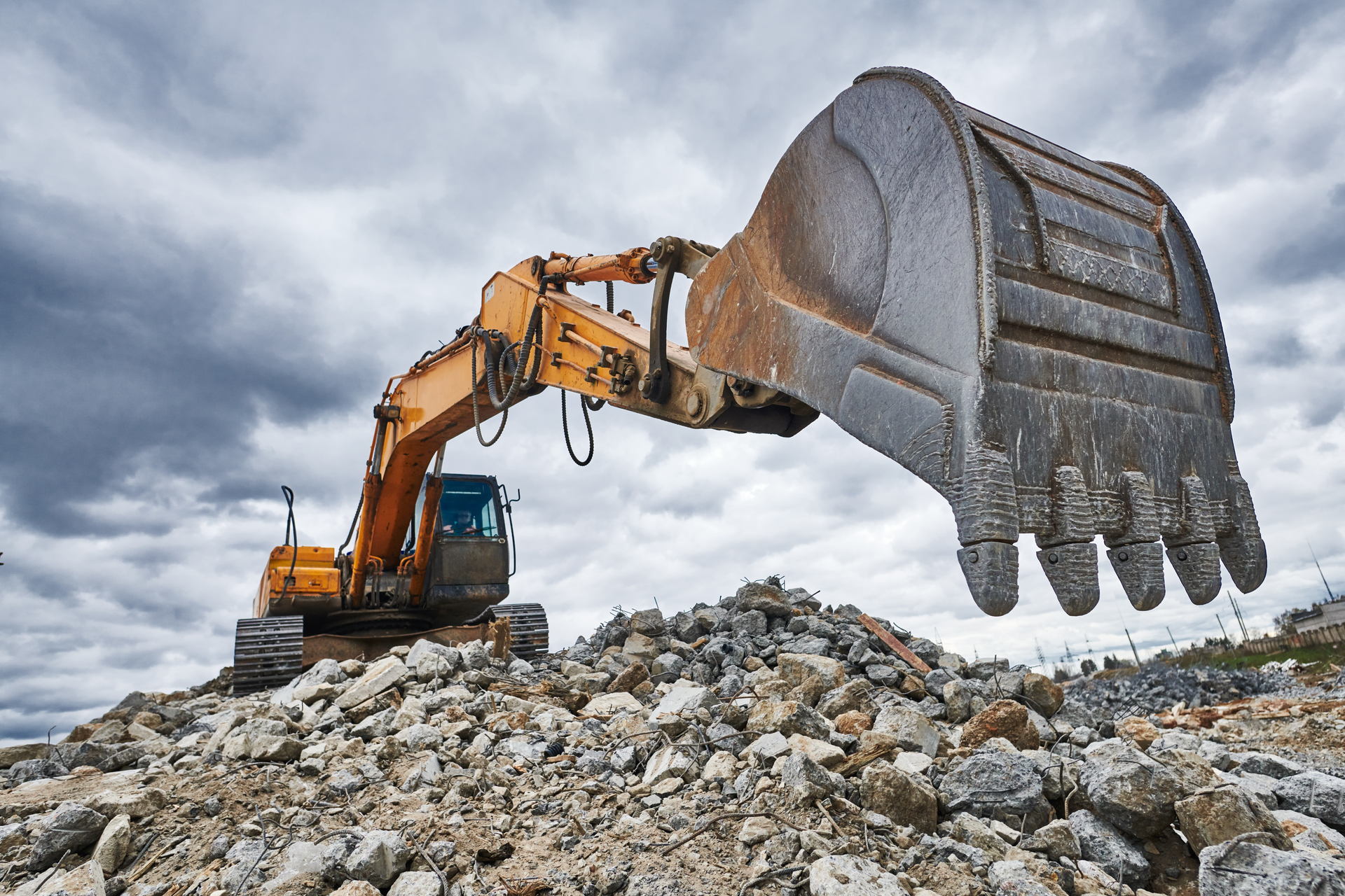Looking for the right employees to join your construction company can be difficult. Regarding recruitment, construction companies should be cautious because of their unique environment.
