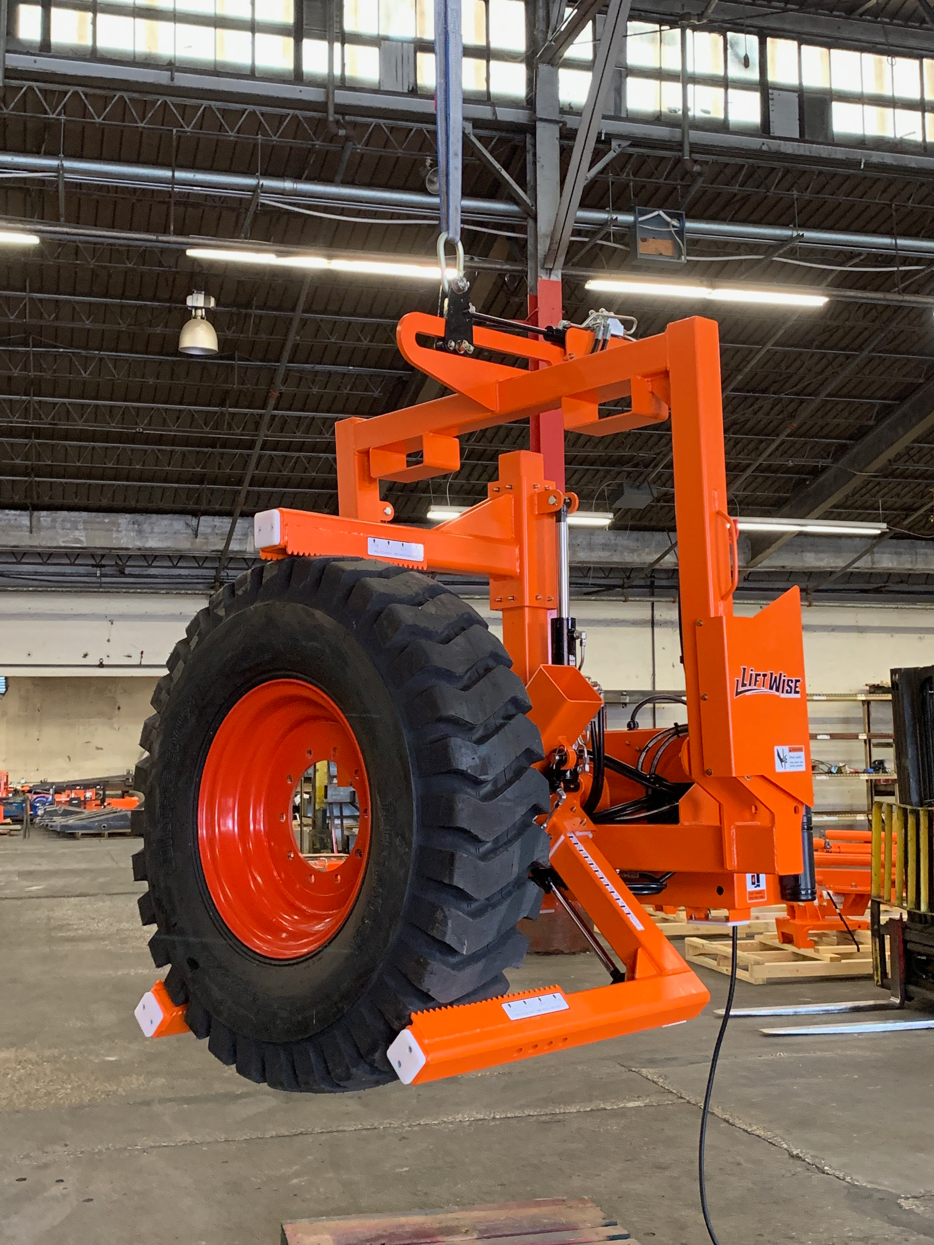 With a capacity to lift tires weighing up to 1,400-lbs., the HTH-1400 is fully adjustable to handle tires between 30-in. and 53-in. and diameter, and up to 19-in. in width.