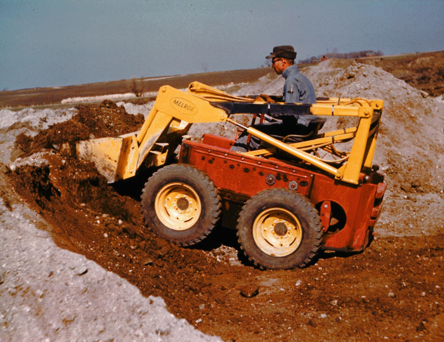 Bobcat M440 Prototype Louis Keller 1962 (1)