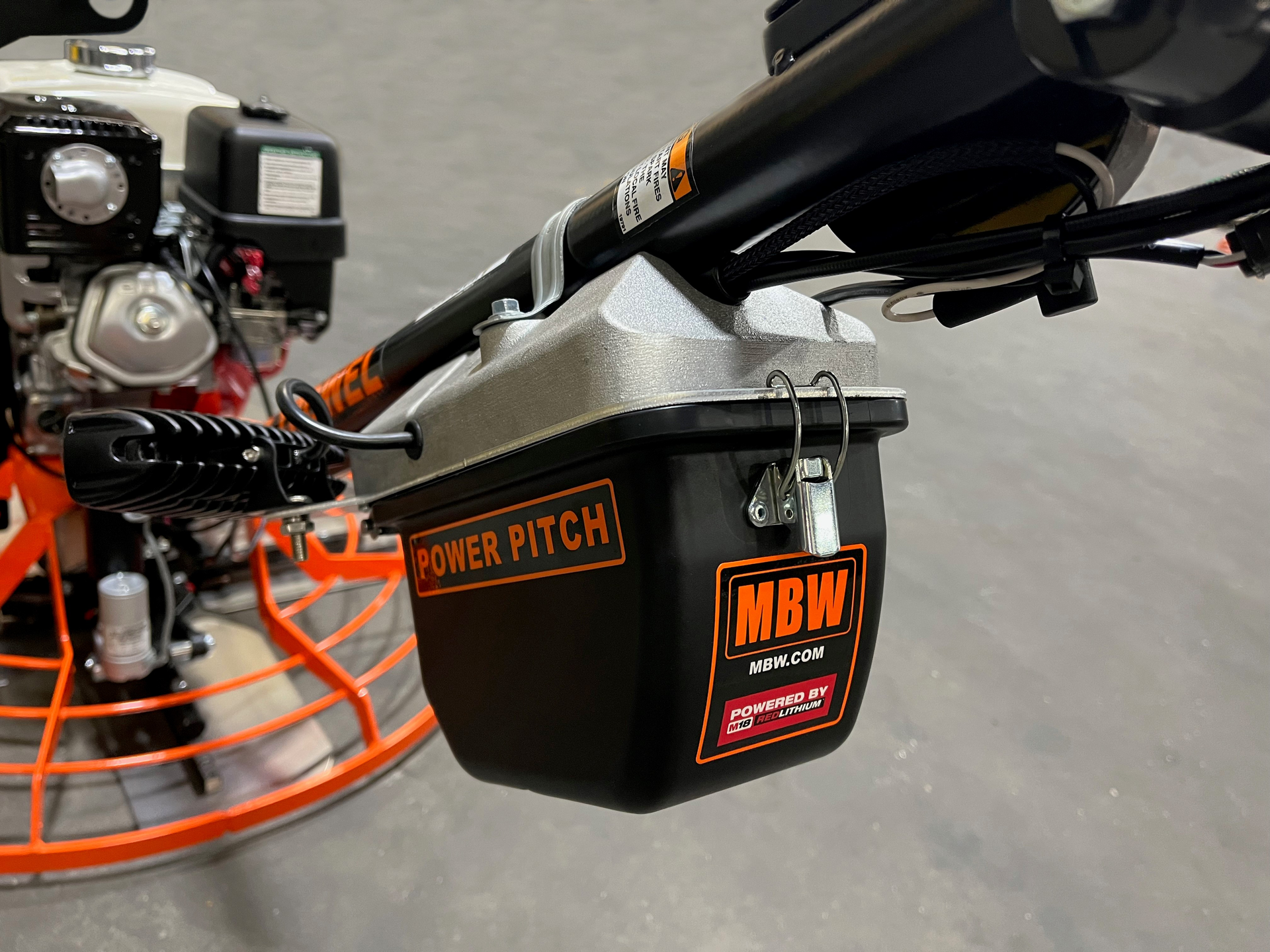 Power Pitch Trowel Handle, Powered by Milwaukee Tool M18 REDLITHIUM Battery