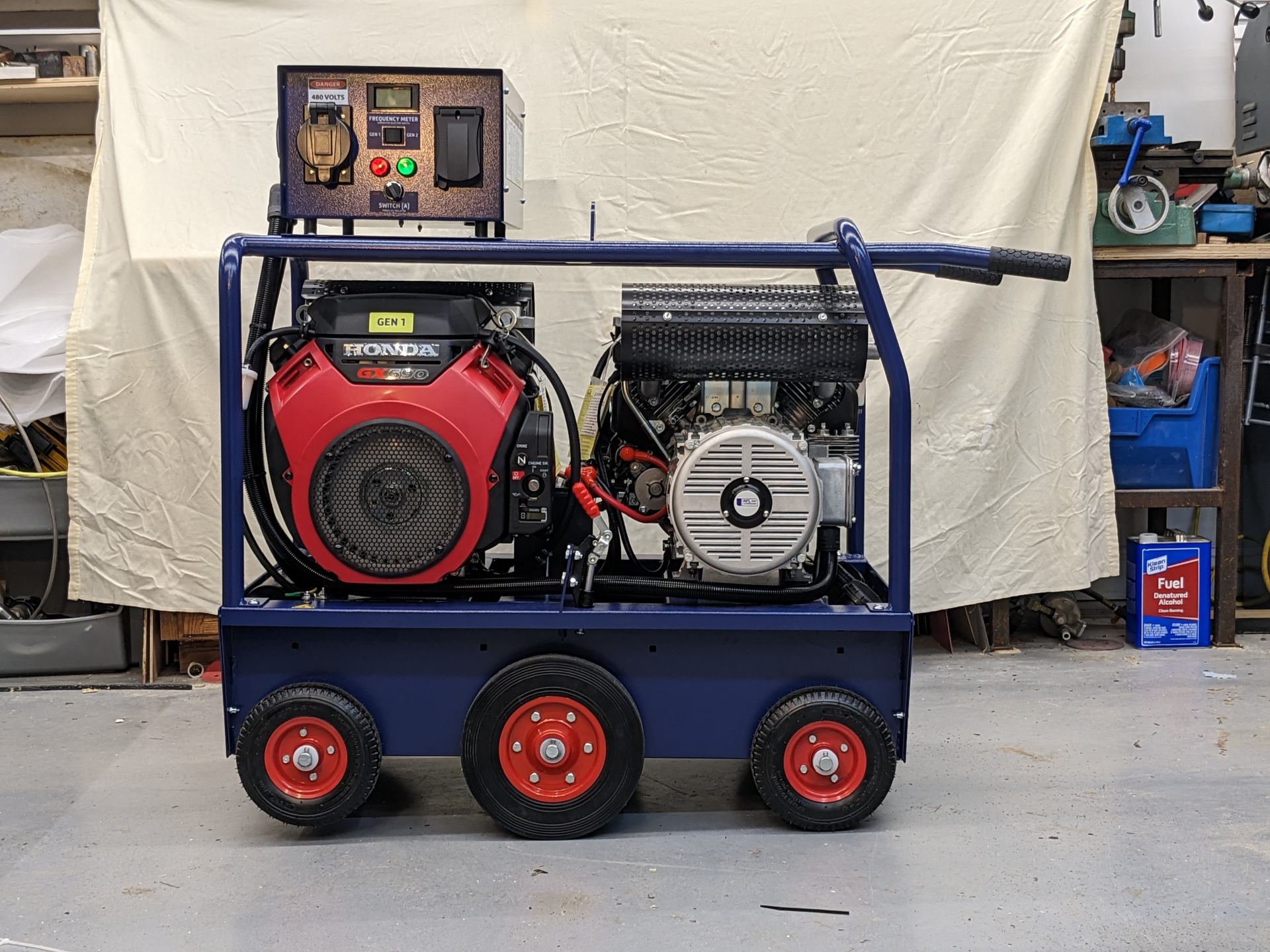 With less than 3% harmonic distortion, no transients or voltage spikes on load rejection, the 32 kW Power Generator offers clean, brushless three-phase power.