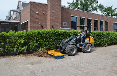 The G2700 wheel loader.