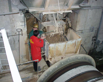 Feature Article Asphalt5 Baustelle Zement Brecher