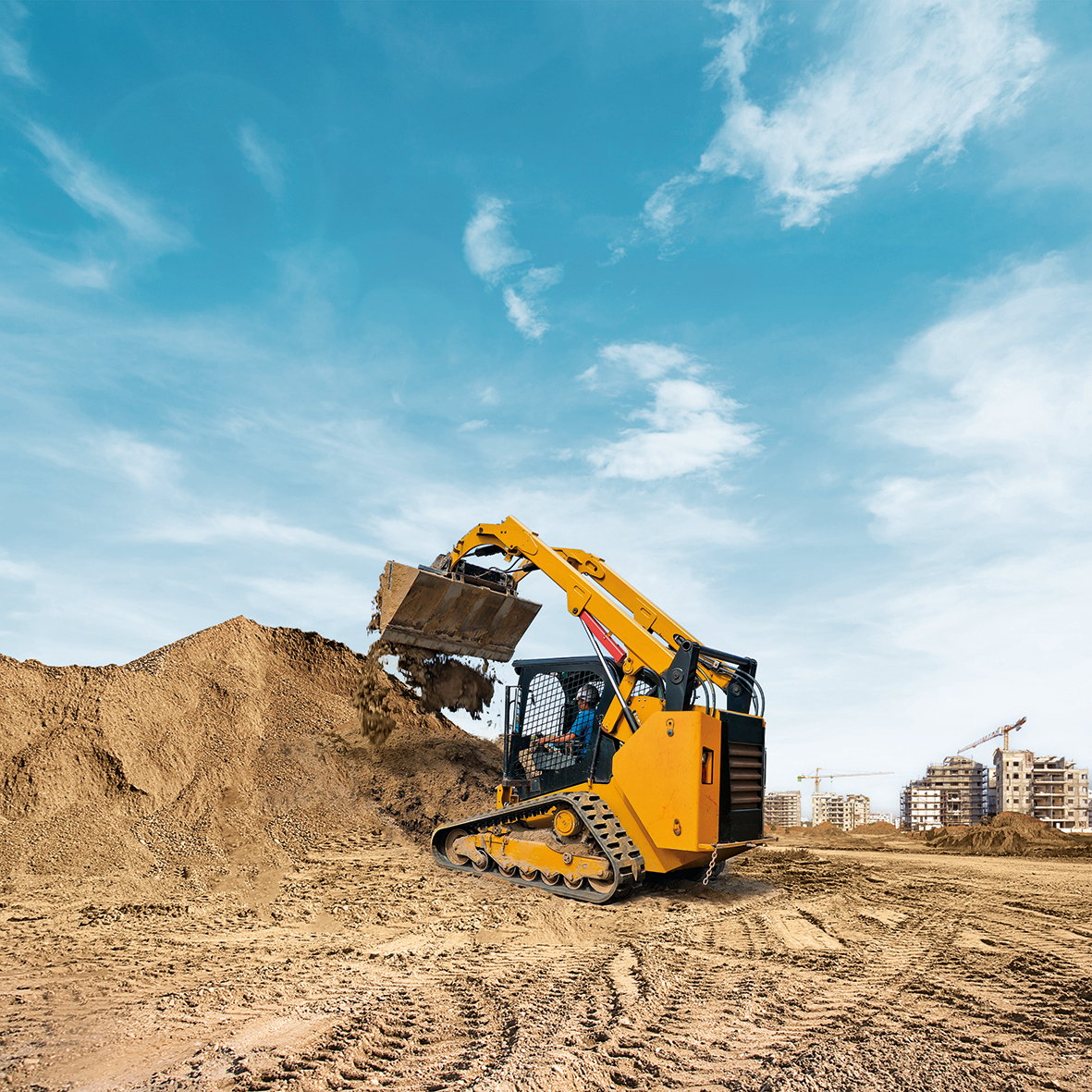 The tread on the rubber track is made of a high-performance compound for resistance against cuts, tears and abrasion – factors that can affect durability and product performance.