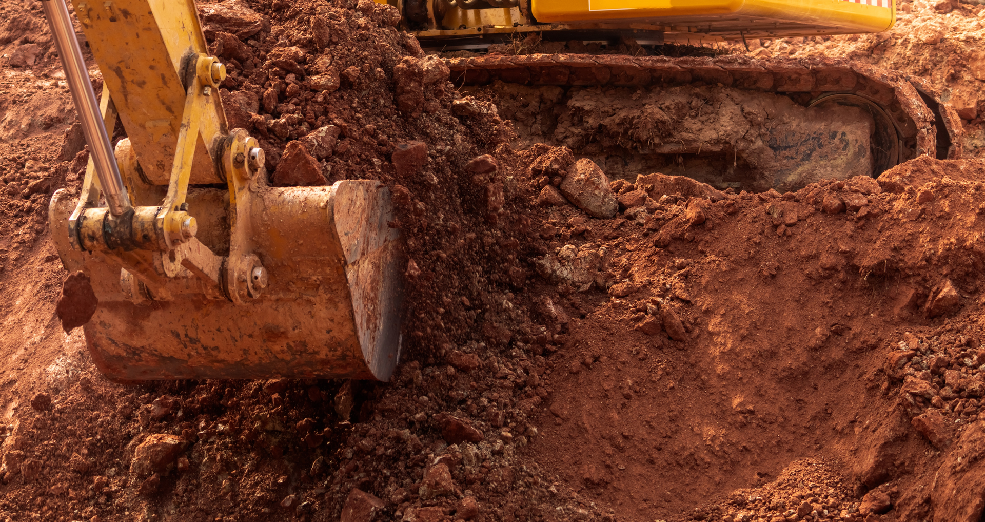 Whether it’s used for rebuilds, new construction, utility repairs or other work, a backhoe attachment can be used for a wide array of earthmoving tasks.