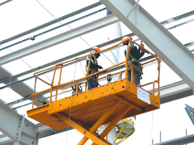 mPERS devices are small, portable, and lightweight. They use up-to-date location technology, and some even offer built-in fall advisory capabilities.