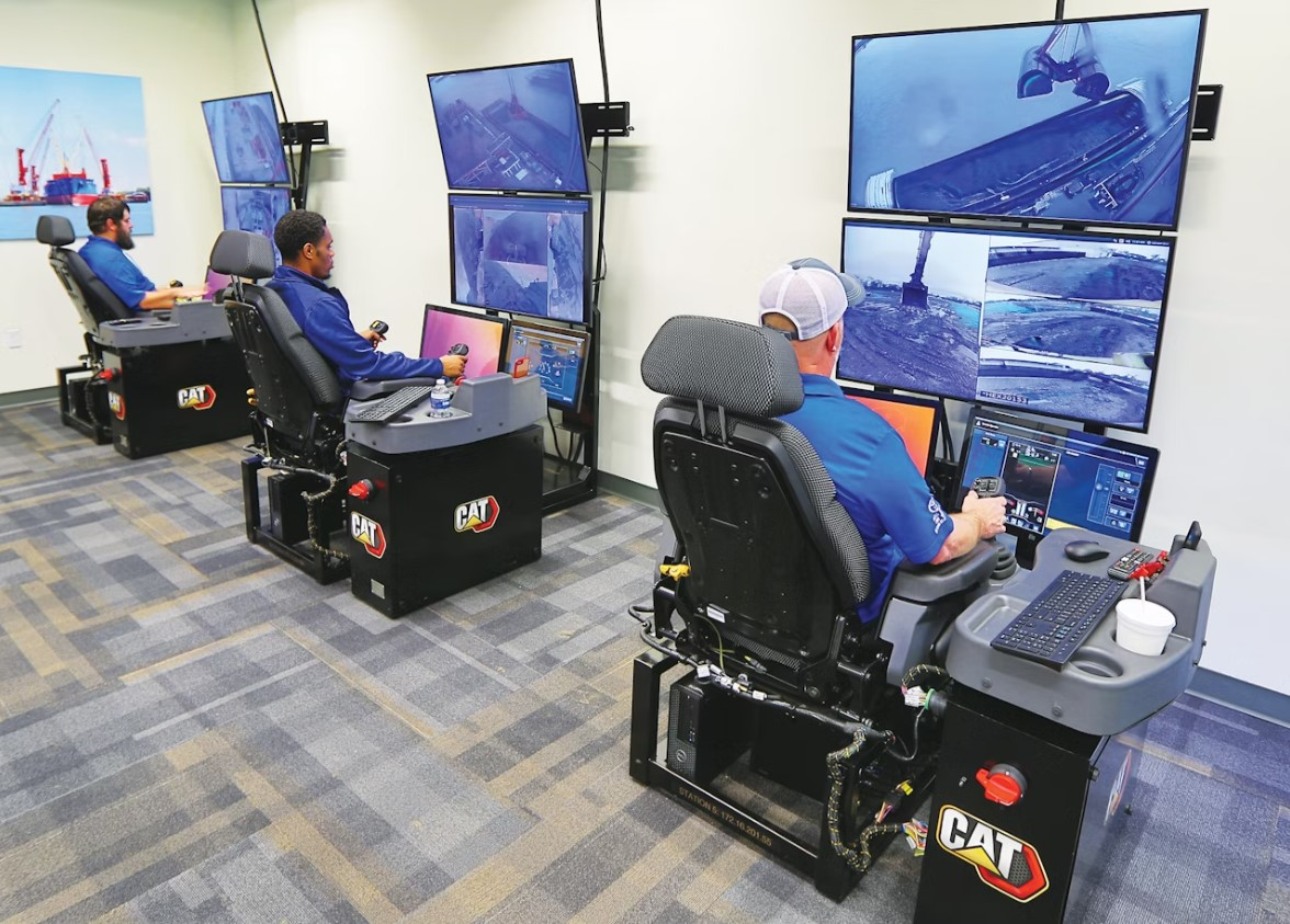 The Command console is a lightweight, portable console supported by a shoulder harness. Offering line-of-sight machine control from up to 437 yds. away, it is suited for temporary or emergency remote operation with no on-site communications infrastructure required.