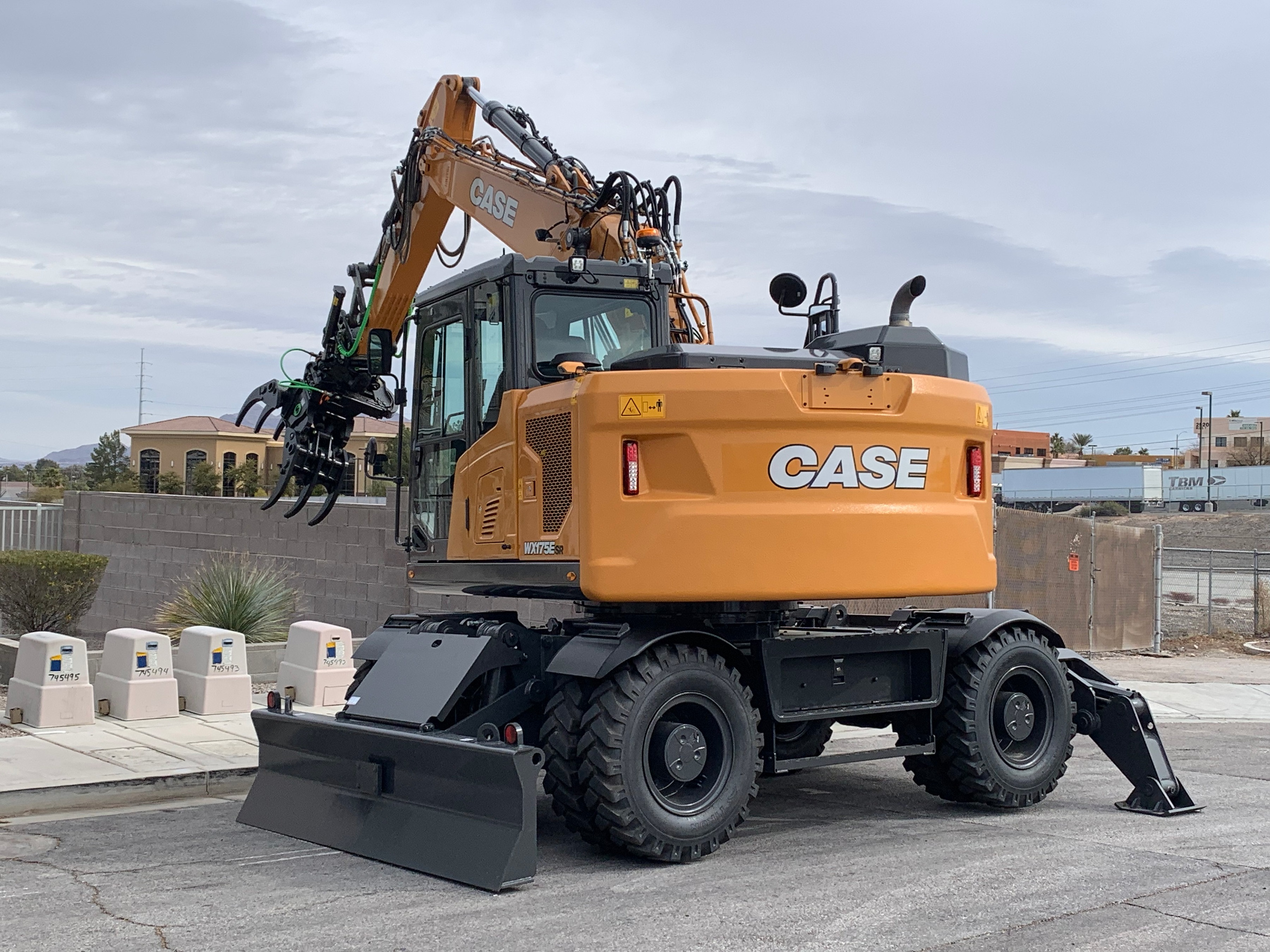 With the ability to travel up to 25 mph, the new E Series wheeled excavators give contractors the ability to self-deploy from jobsite to jobsite, while minimizing the time and expense involved with transporting by trailer.