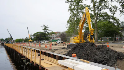 Junttan Piling Rig Key to Pile Installation On Navy Yard Project