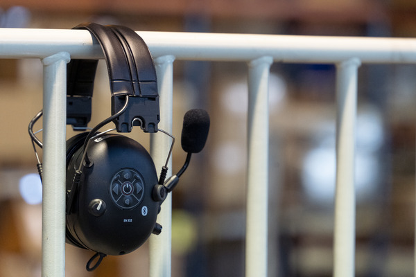 The Savox NC-520XP hearing protection headsets incorporate Savox Dual Bluetooth, a feature that sets them apart from other NC-500 series models.