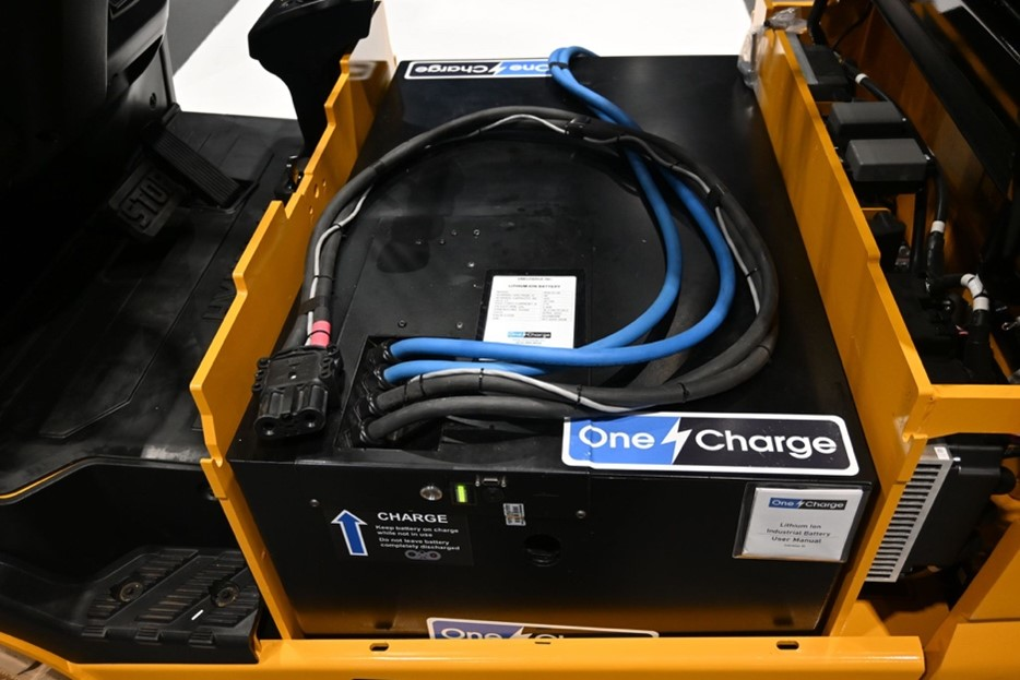 Lithium battery installed in a Hyundai forklift.