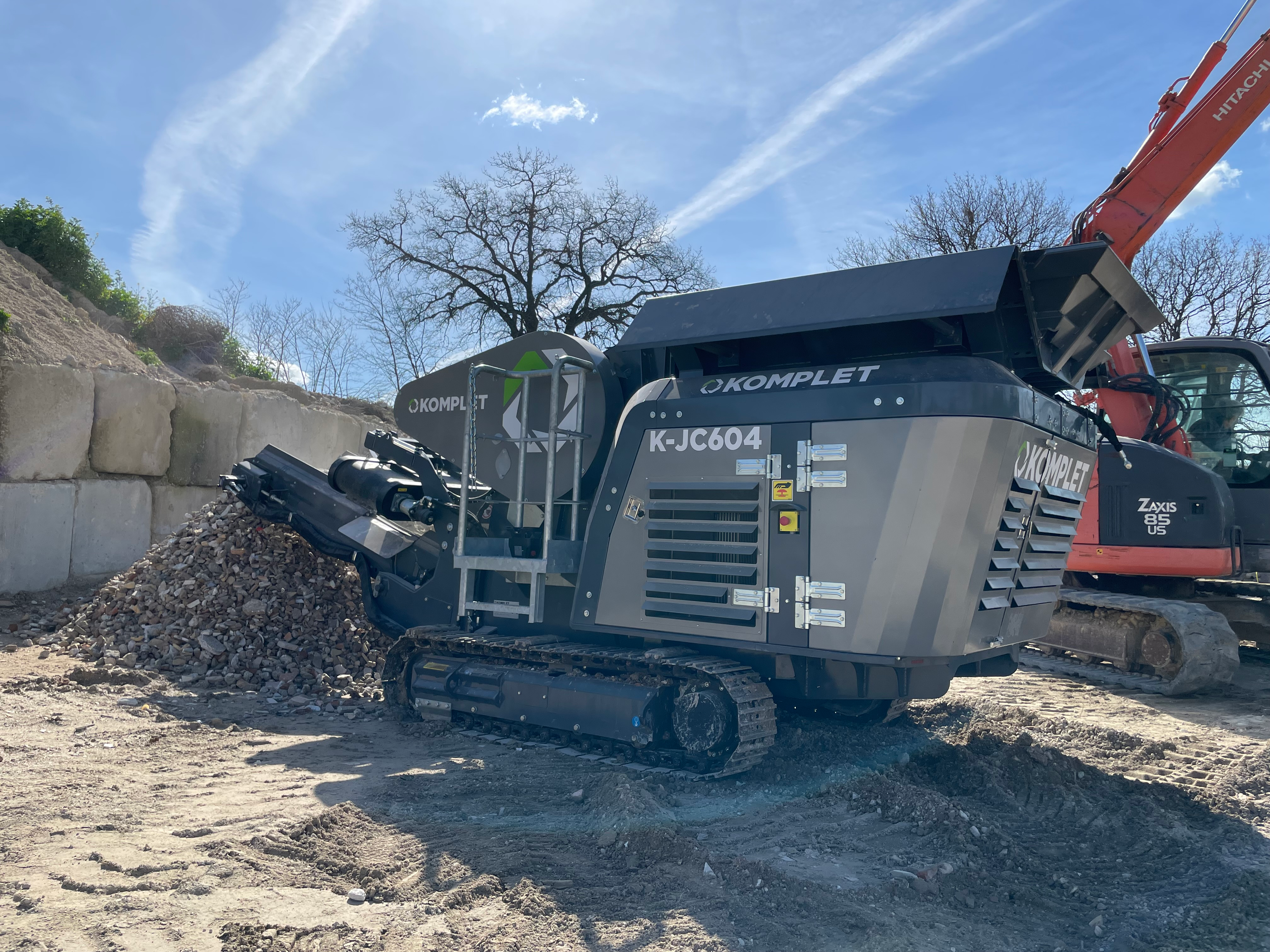 This machine features a 23- x 16-in. jaw crusher fitted with an integrated vibrating feeder.