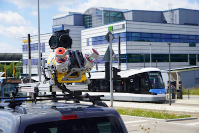 With Trimble GNSS and inertial technology, when combined with Trimble field and office software, the Trimble MX90 provides a field-to-finish mobile mapping solution that enables workflows for data capture, processing and analysis.