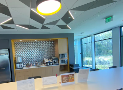 Every floor has a cafeteria and coffee bar.