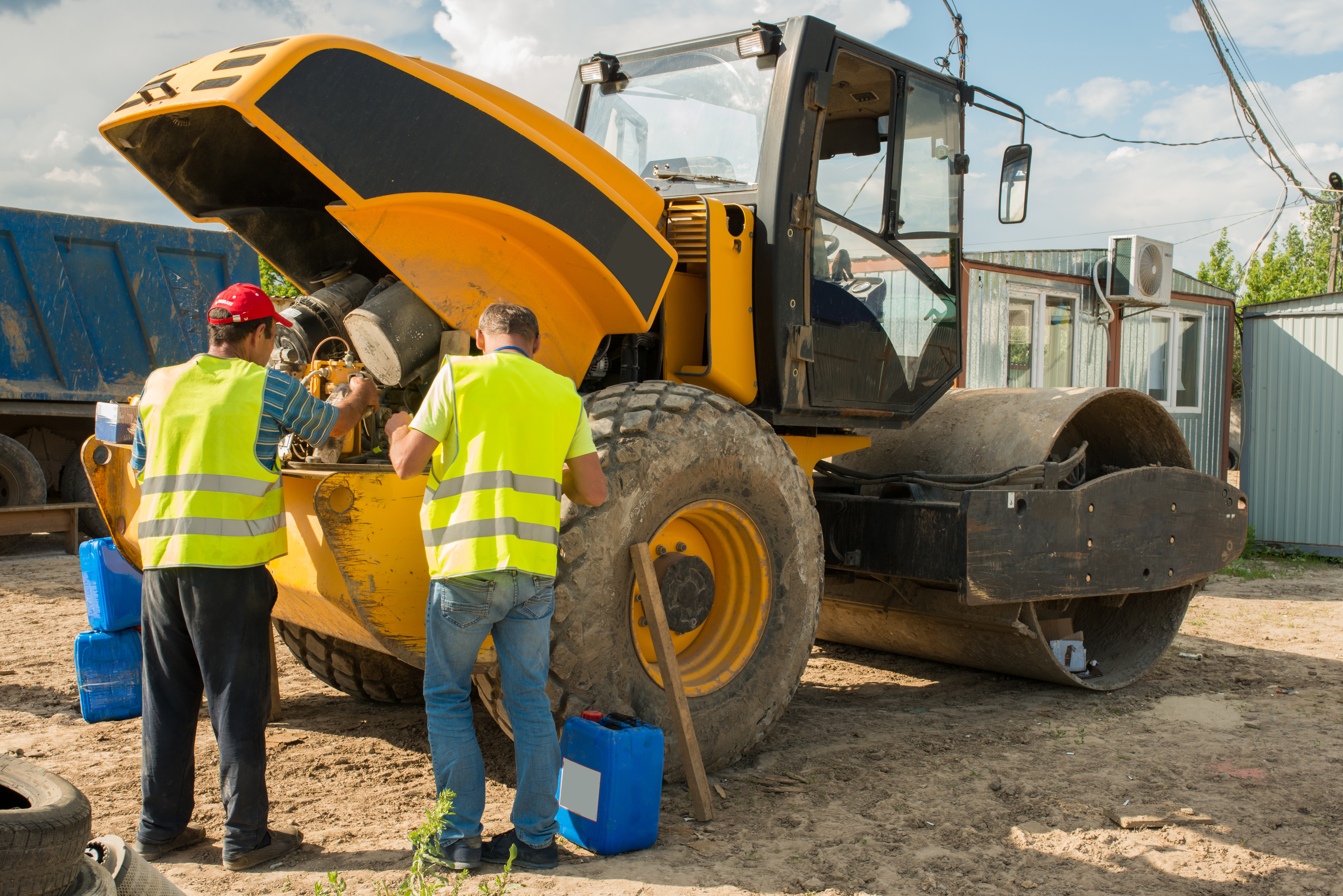 Over the years, fleet owners may have realized that the viscosity of engine oils has been slowly getting lower compared to the 15w40 (or straight 50s) used around 40 years ago.
