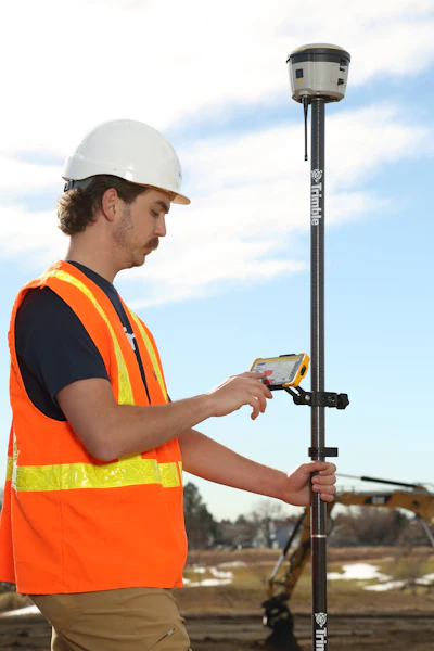 The TDC6 allows contractors to work with complex data sets in the field, connect to the office for on-the-spot approvals and communicate changes to field crews.