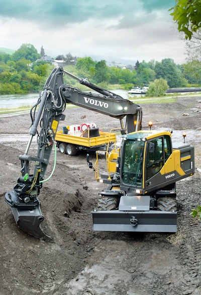 Wheeled excavators aren’t as suitable for rough or muddy terrain as their tracked counterparts.