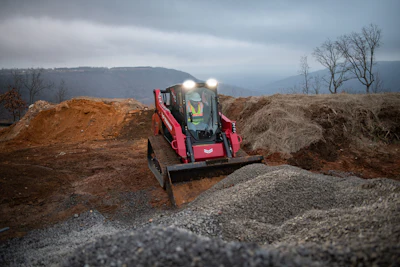 Yanmar's TL65RS, TL75VS, TL80VS and TL100VS models can all be outfitted with the ability to automatically level the load while raising and lowering the boom.