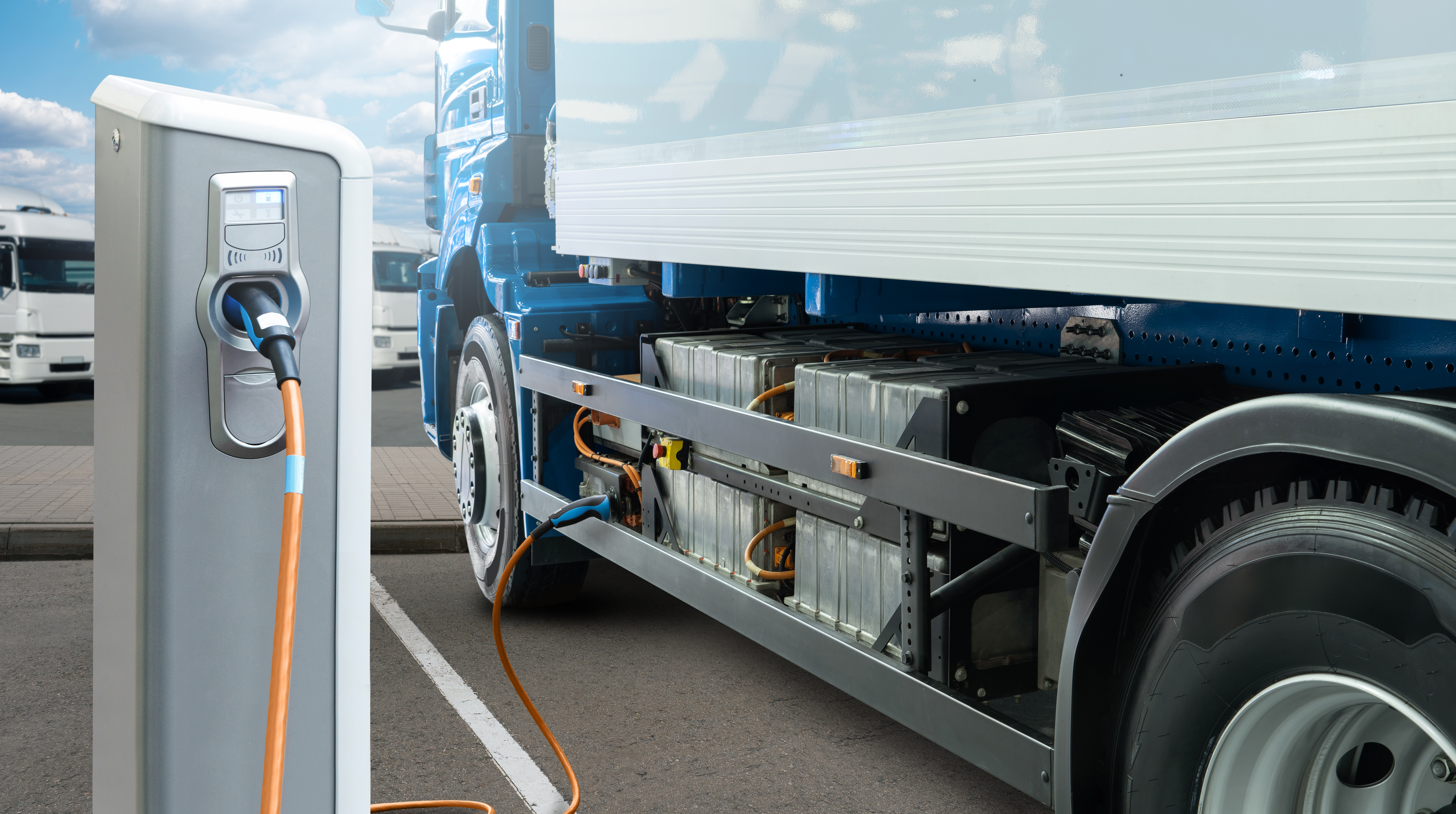 Full electrification of the U.S. commercial truck fleet would require nearly $1 trillion in infrastructure investment alone, according to a new report released by the Clean Freight Coalition (CFC).