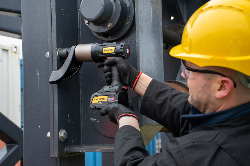 Weighing 10 lbs. including reaction arm and battery, the BTW-Series is equipped with an integrated digital motor vectoring system delivering repeatable torque up to 6,000 ft. lbs.