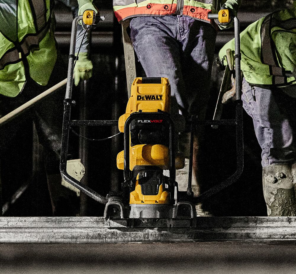 The DEWALT FLEXVOLT to POWERSHIFT Adaptor allows use of DEWALT FLEXVOLT batteries for additional runtime when using DEWALT POWERSHIFT equipment.