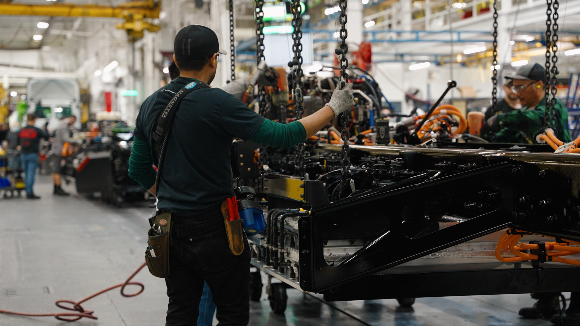 While batteries receive significant attention due to their use of rare-earth metals like cobalt and nickel, DTNA’s approach extends to all components of the EV product.