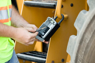 With digital access, the 5440EC minimizes the possibility of unauthorized key duplication and losing physical keys.