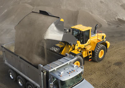 On-board weighing provides real-time insight into the bucket’s load to make overloading, underloading, reweighing and waiting times a thing of the past.