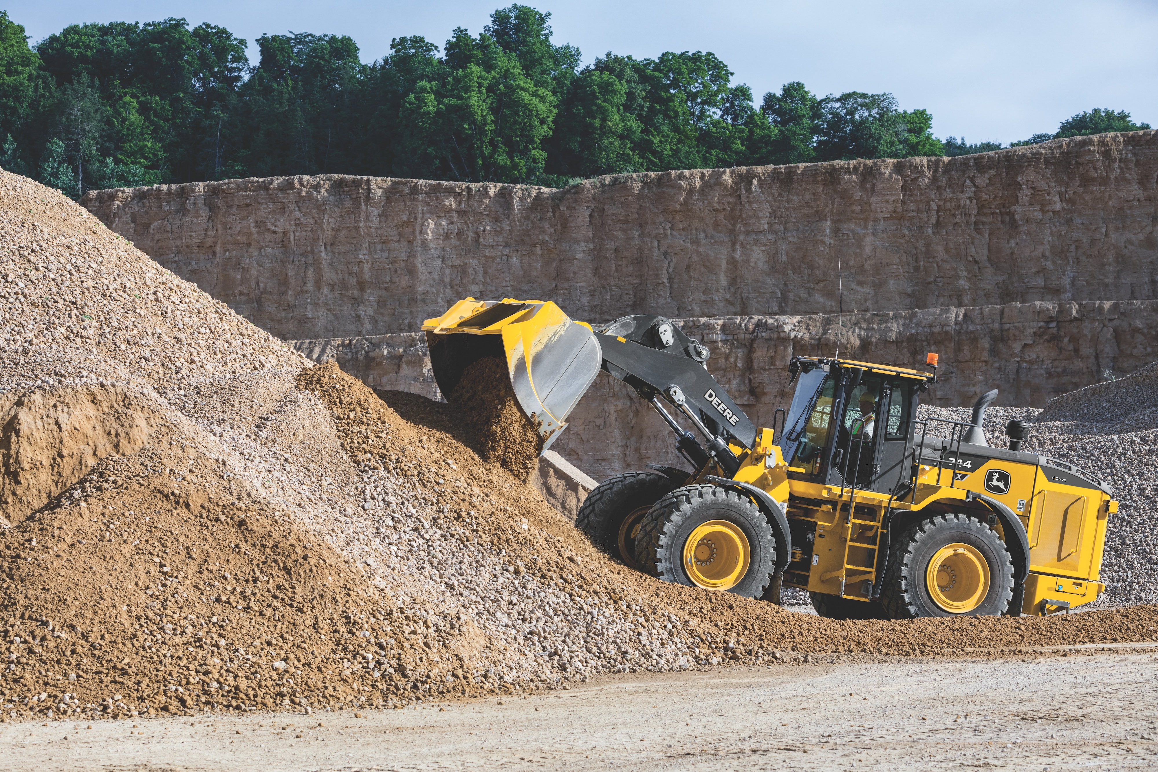 The new 744 and 824 X-Tier loaders feature the John Deere Electric Variable Transmission (EVT) E-Drive system.