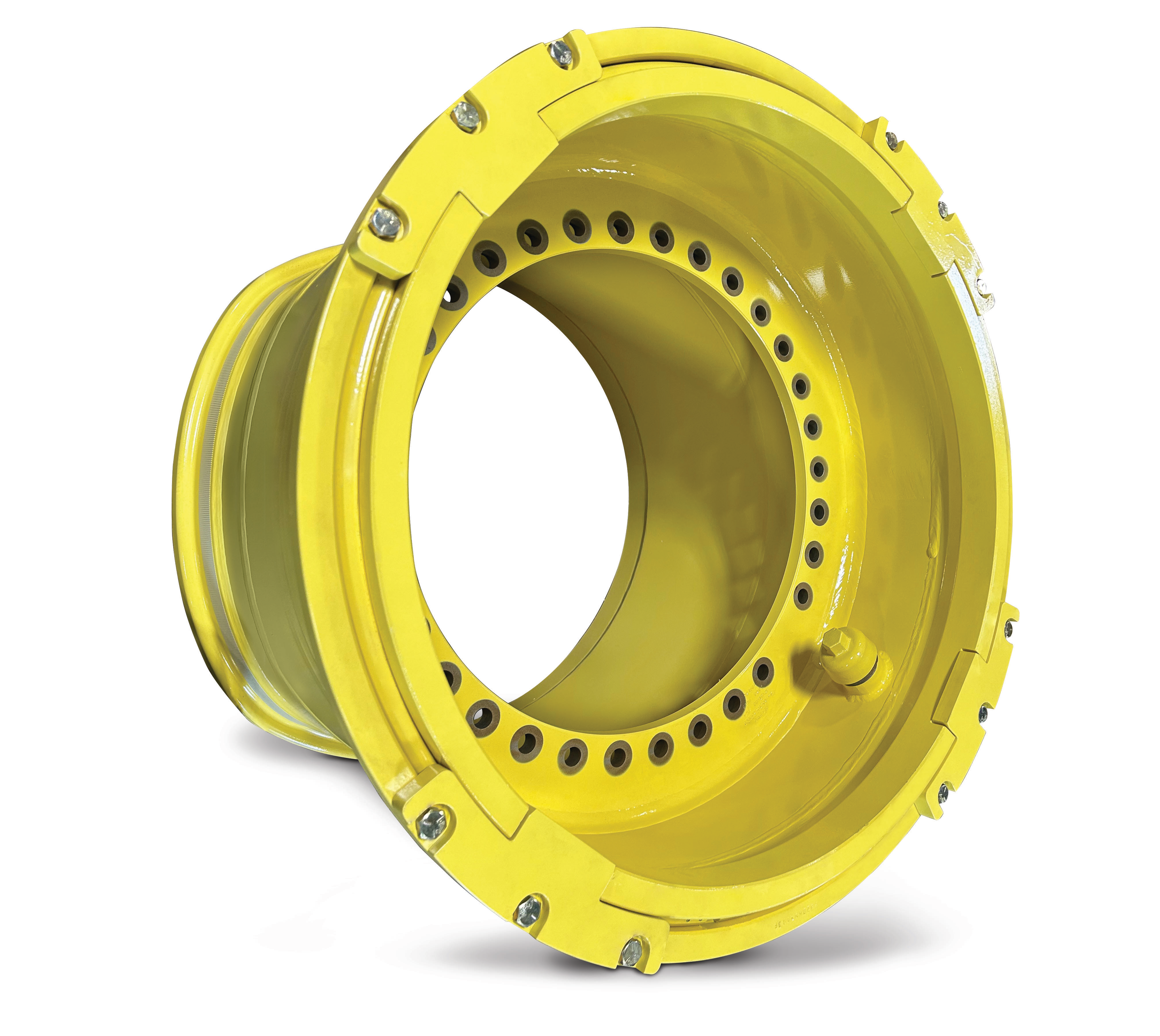The design of the three-piece wheel allows tires to slide on and off the rim when mounting and dismounting without the need for specialized equipment.