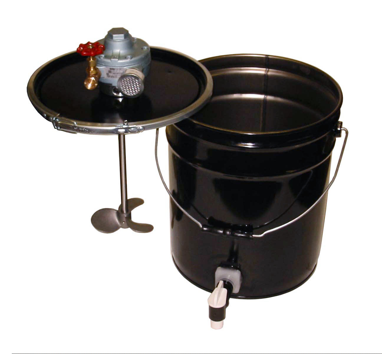A 0.75-hp air motor equipped with a control valve allows the unit to operate from 0 to 3,000 rpm, while a 0.5-in. stainless steel shaft fitted with 5-in. diameter impellers thoroughly mix a variety of materials.