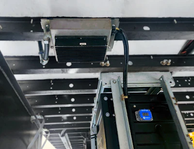 The Cargobull Liftgate Battery Charger is available on Utility’s 3000R refrigerated trailers with Cargobull’s ultra-low-emission TRUs.