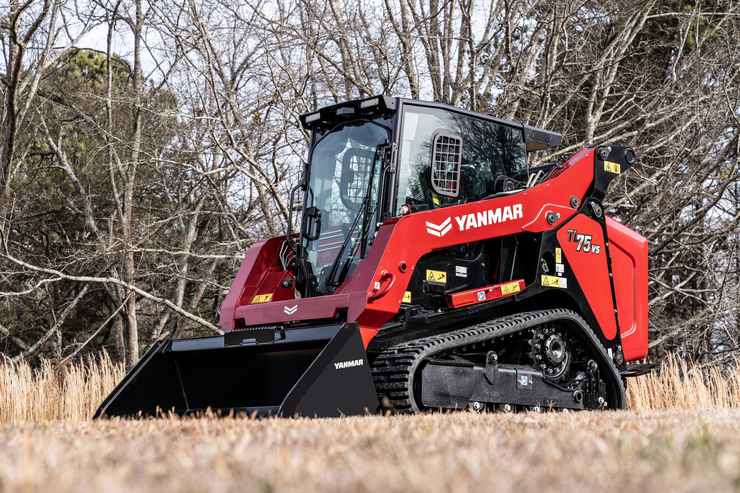 Powered by a 74-hp Yanmar Tier 4 Final diesel engine, the vertical-lift TL75VS supports at-height work and truck loading applications, featuring a high lift height and rated operating capacity.