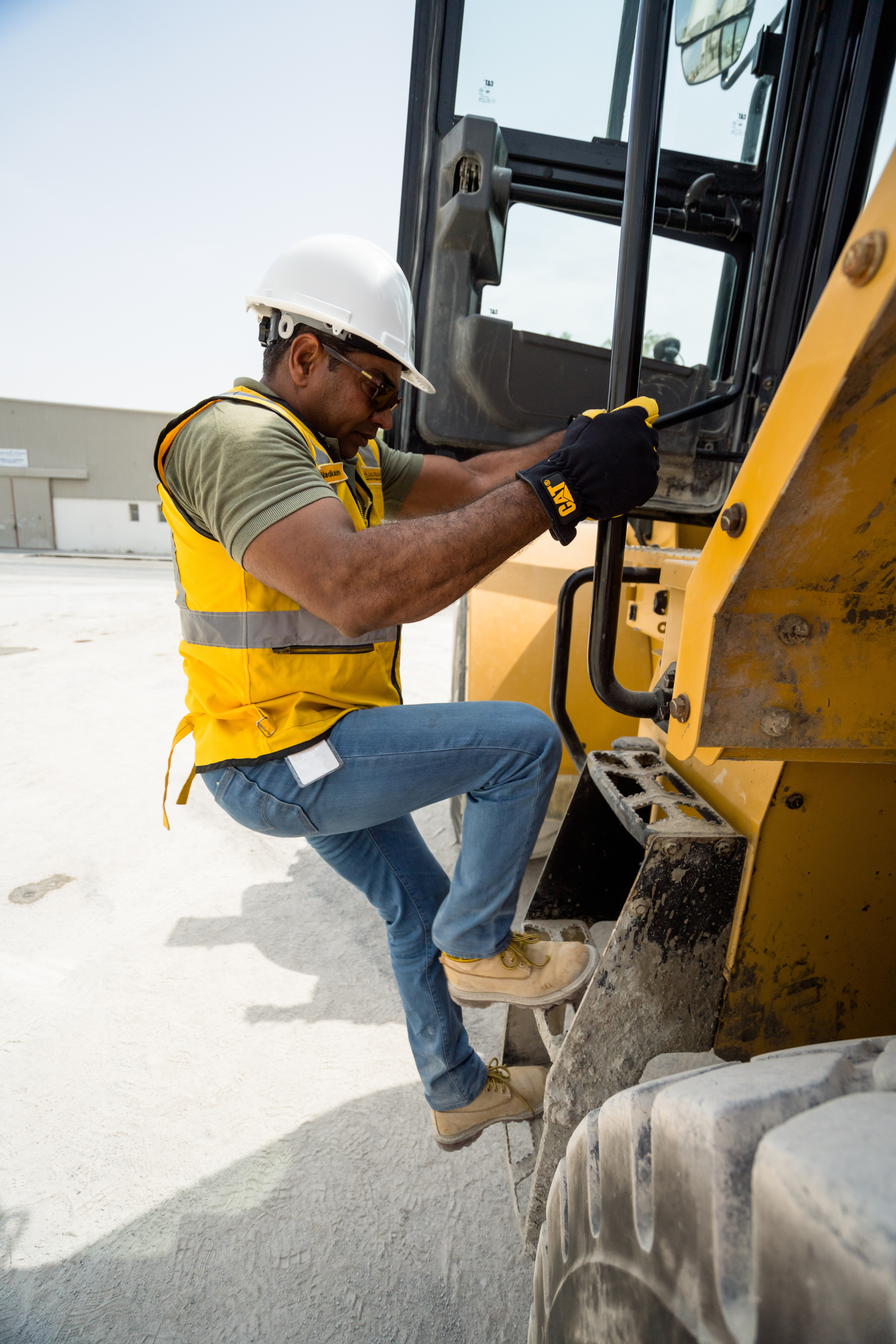 20220719 144150 Cat 950 Dubai A7 R00061
