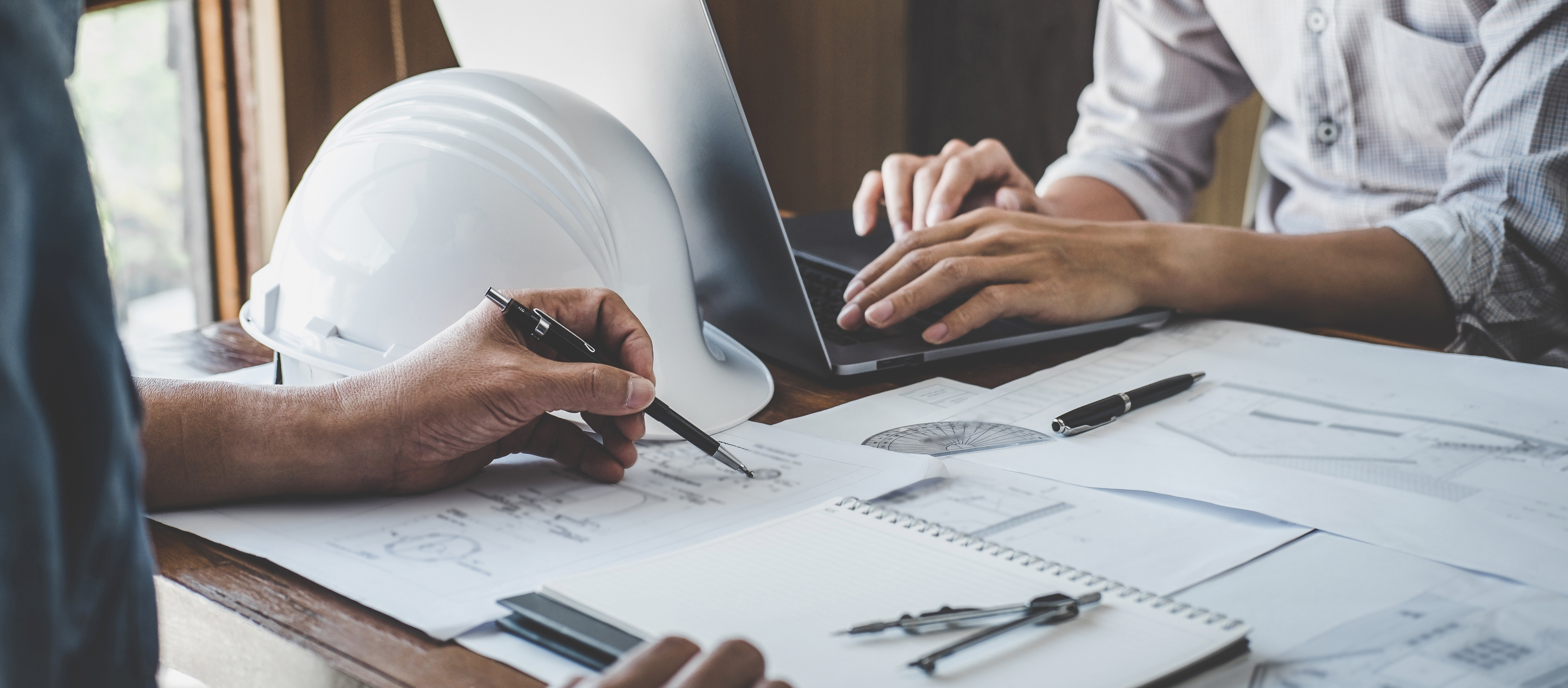 One of the most effective ways to manage construction costs is by selecting materials that balance cost and quality.