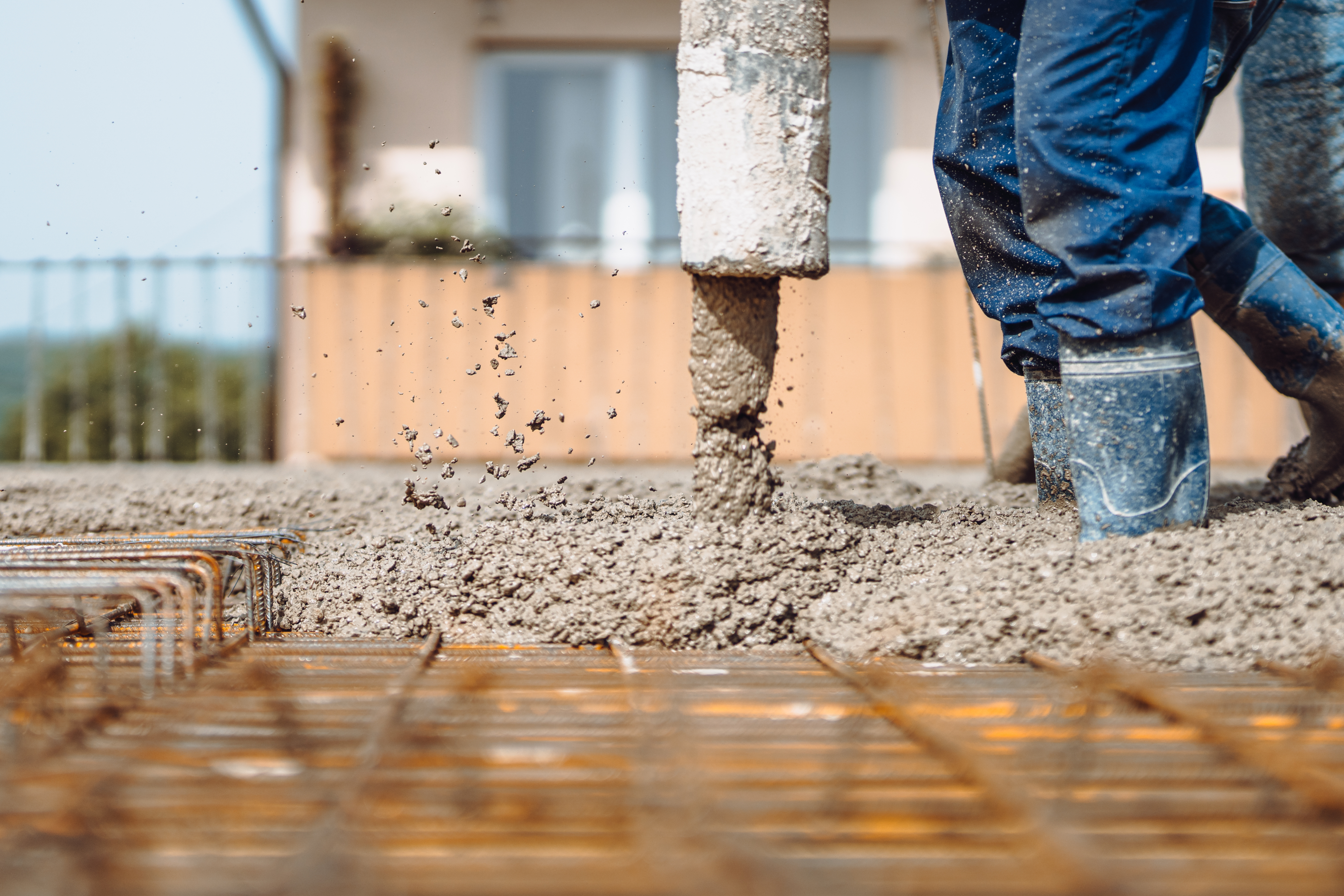 The use of CO2-infused concrete has implications not only for material properties but also for project costs and timelines.
