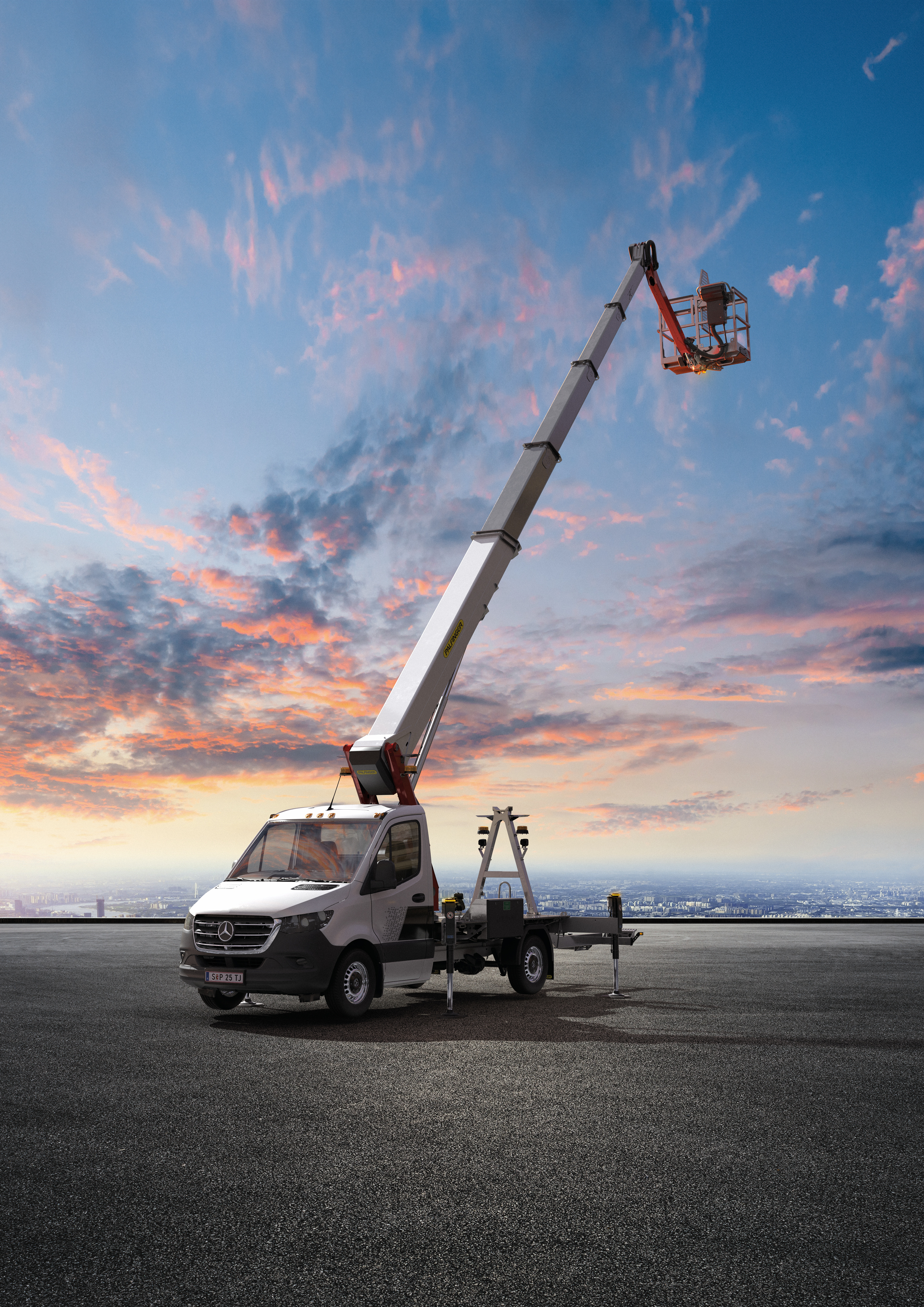The PK 880 TEC loader crane combines technology with the latest CONNECTED plus+ solutions to deliver quality precision and lifting performance.