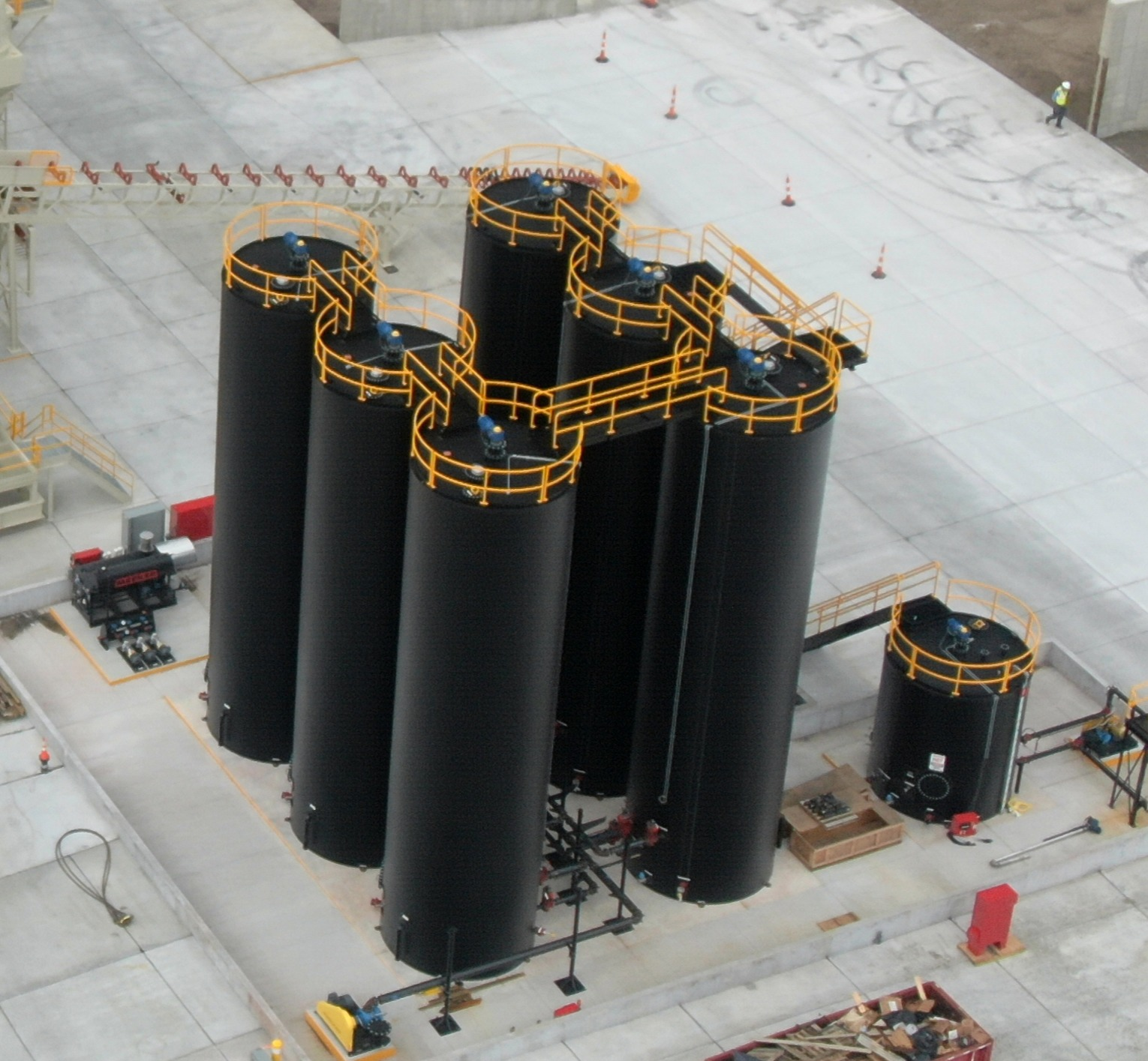 6 X 40000 Gallon Meeker Ac Tanks