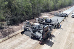 Wirtgen's SP 33 concrete pavers enable the paving of monolithic concrete profiles such as curbs and berms, rectangular profiles, and concrete safety barriers.