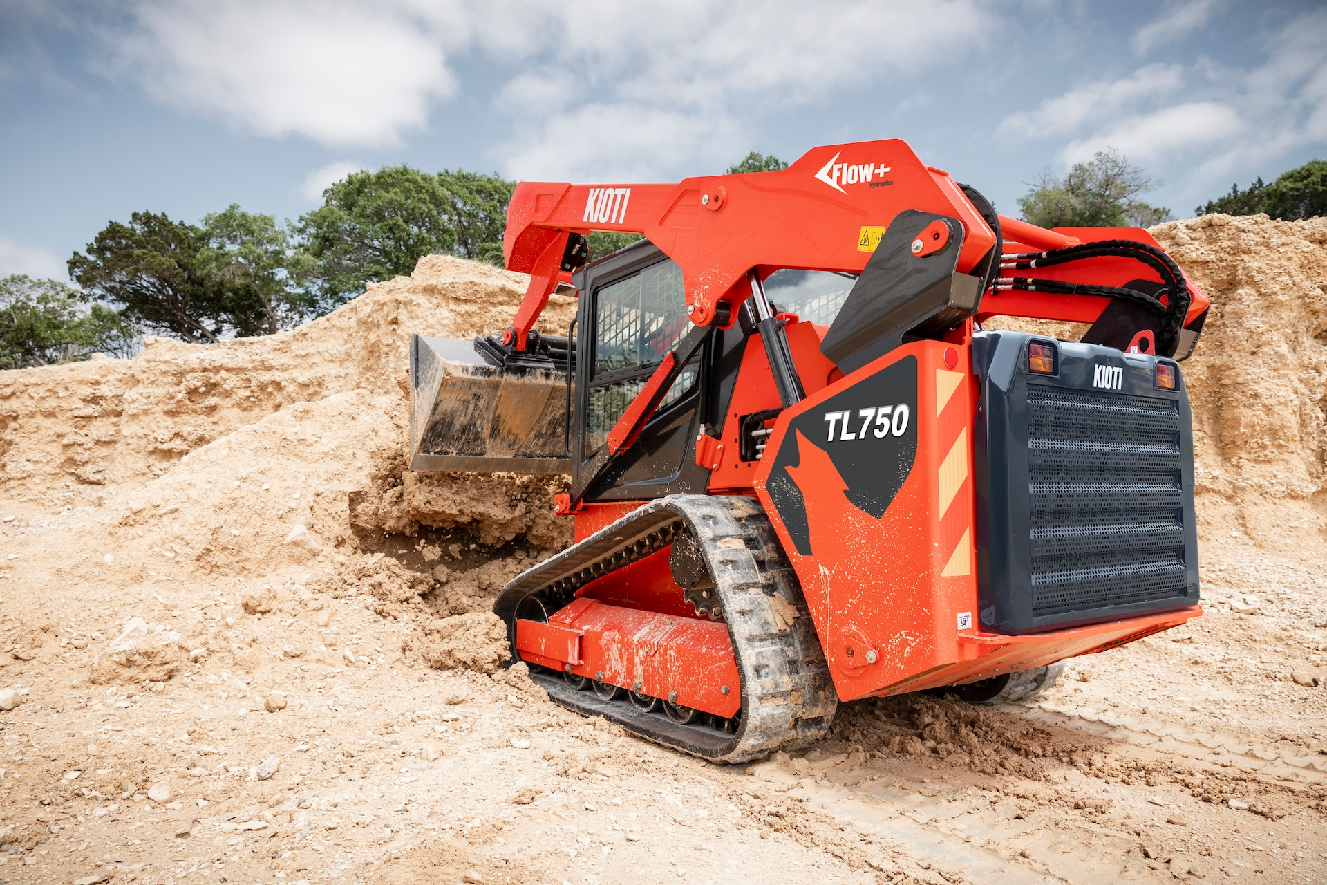 Designed for light to medium-duty hydraulic attachments, Flow+ allows operators to seamlessly run attachments.