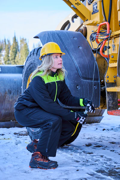 Female construction workers are more productive when they have PPE that fits properly.