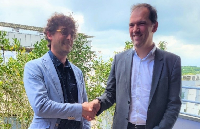 From left to right: Clément Aubry Tardif, director of Sitia’s Robotics division – Julien Waechter, vice president R&D Manitou Group
